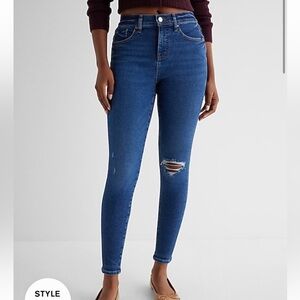 [Express] NWT Mid Rise Dark Wash Ripped
Skinny Jeans